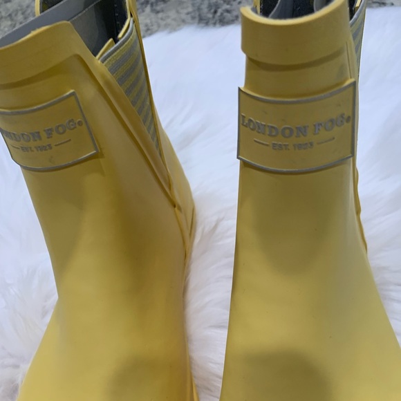 London Fog Rain Boots - Picture 2 of 12